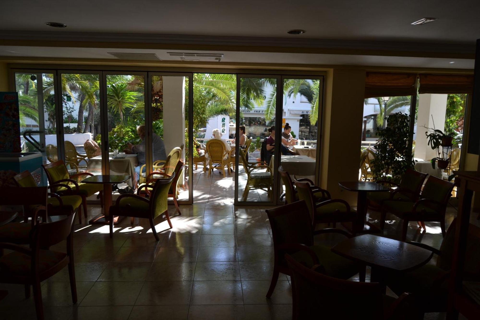 Hostal Leo D'Or กาลาดอร์ ภายนอก รูปภาพ