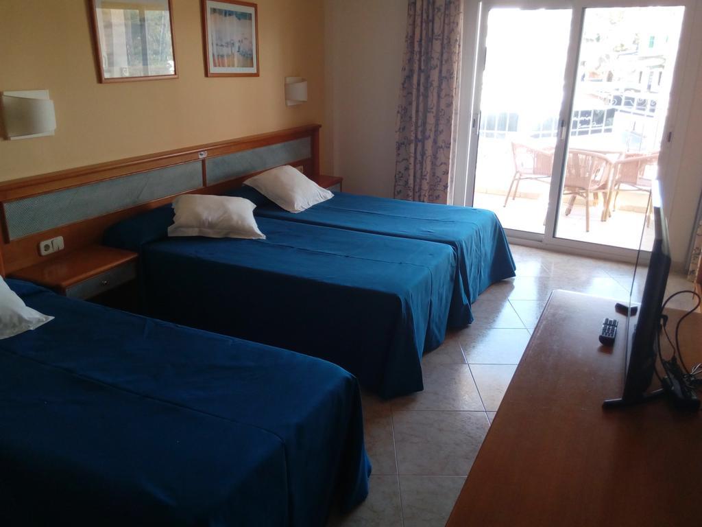 Hostal Leo D'Or กาลาดอร์ ภายนอก รูปภาพ
